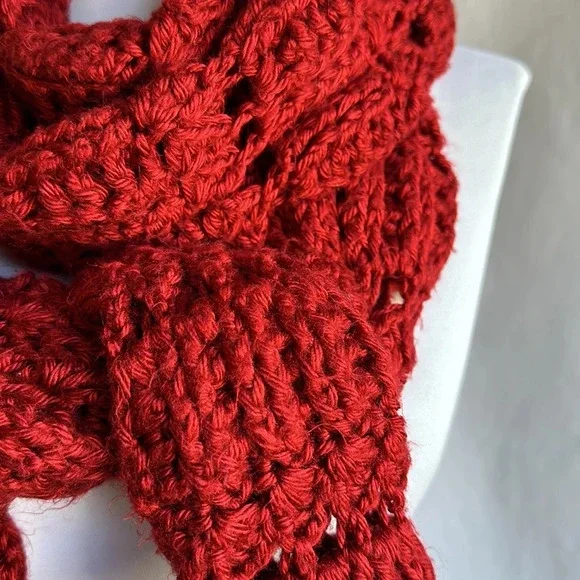 Red knit tube scarf - Picture 4 of 4